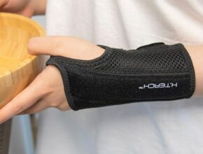 손목보조기